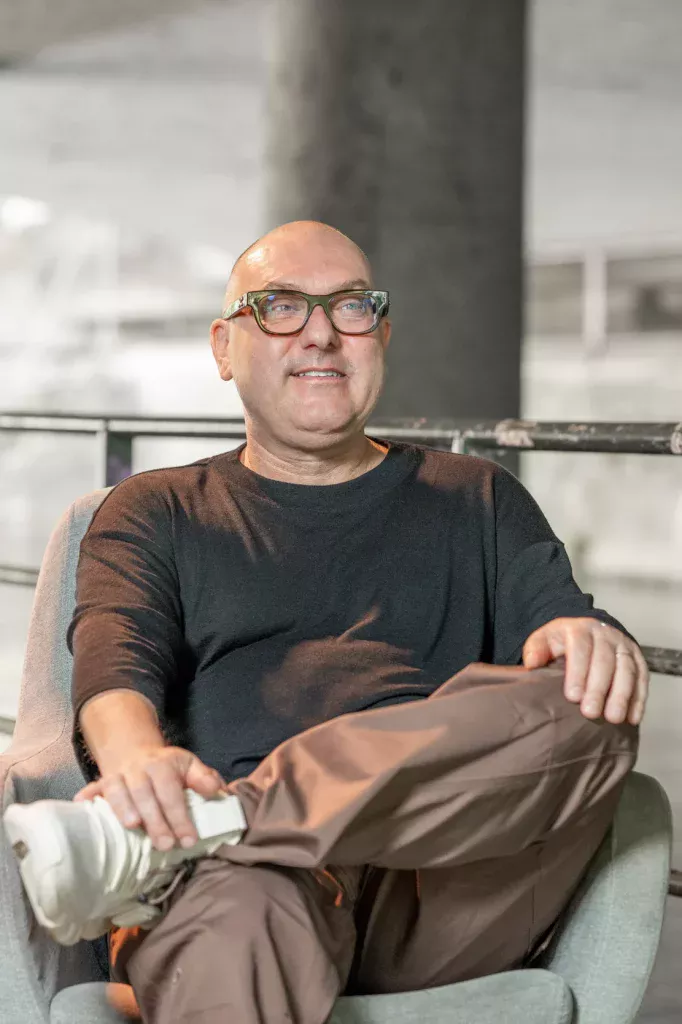 2025 06 25 Praxis am Loewenplatz Portrait Cosmin 9420 C