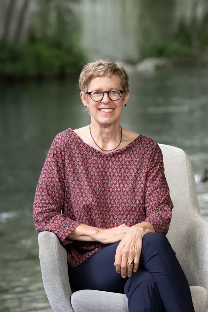 2025 06 25 Praxis am Loewenplatz Portrait Franziska 9160 c